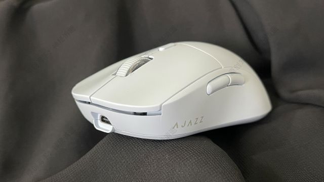 双模手感，轻快操控-黑爵AJ199游戏鼠标体验分享