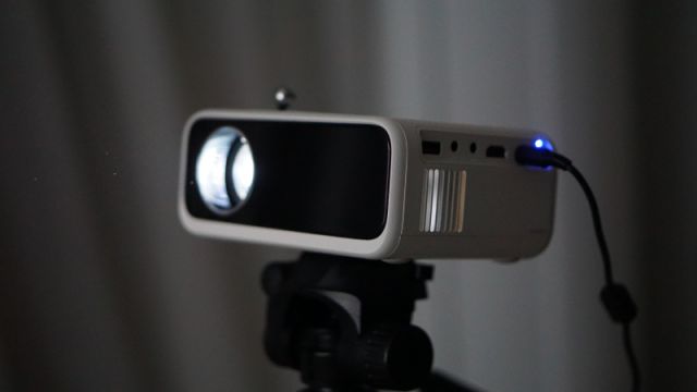  超高性价比的万播Mini，年轻人的首款口袋投影仪