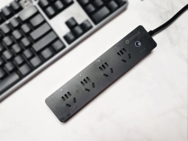 桌面好物：向日葵智能插线板P1Pro，电脑远程开关机神器！