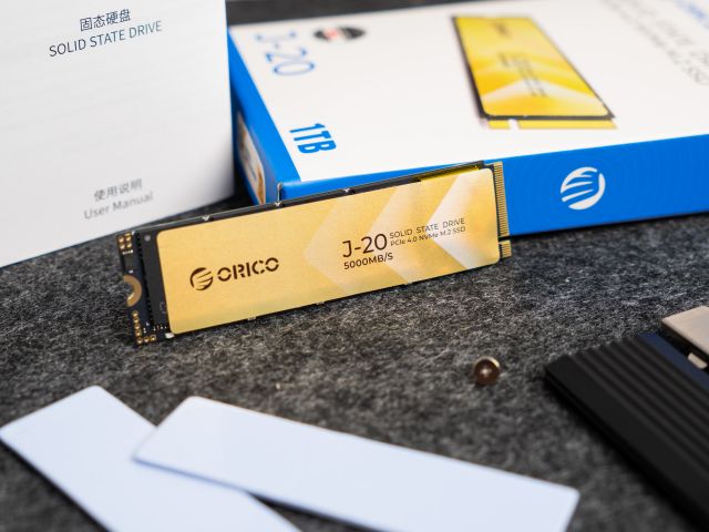 急速散热，读写更快更稳，奥睿科J-20固态硬盘+M2HS6散热片 