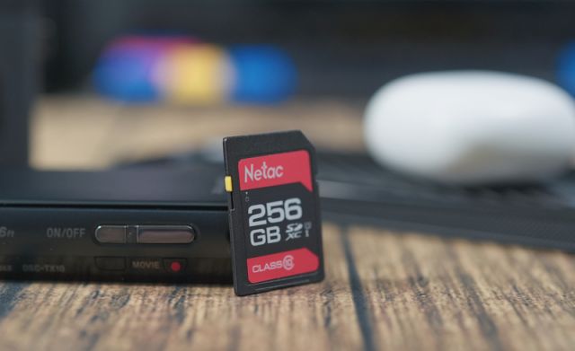 一张单反相机喂不饱的存储卡-Netac朗科256GB SD存储卡
