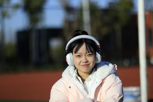 一、配色小清新、佩戴舒适，个性感十足
