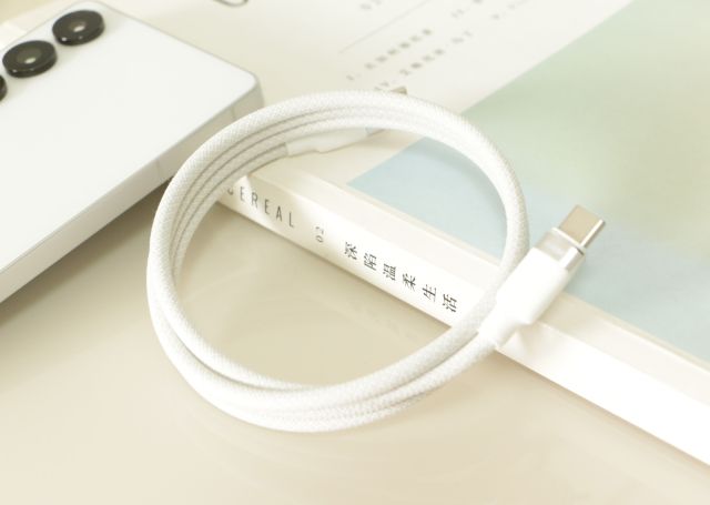 磁吸？永远不会打结？100W快充？我宣布：这充电线可以封神