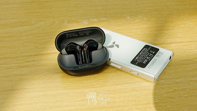 AI深度降噪，倾听双金标认证的泥炭Air5 Pro入耳式蓝牙耳机澎湃原音