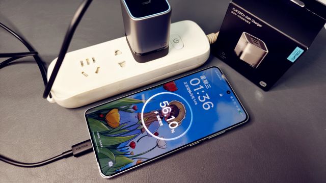 轻巧革命，澎湃随行：酷态科10号超级电能充MINI