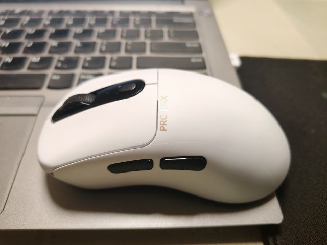 电竞玩家的得力助手——雷柏右手王牌VT3PRO MAX双高速双模游戏鼠标